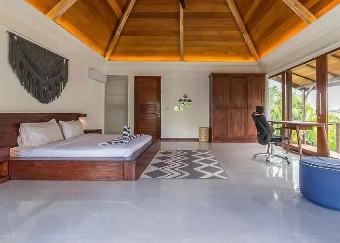 Villa Tropical 5 Bedroom In The Heart Of Canggu (Bali)