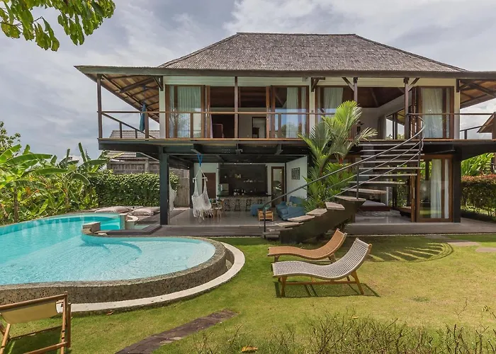 Tropical 5 Bedroom In The Heart Of Villa Canggu (Bali)