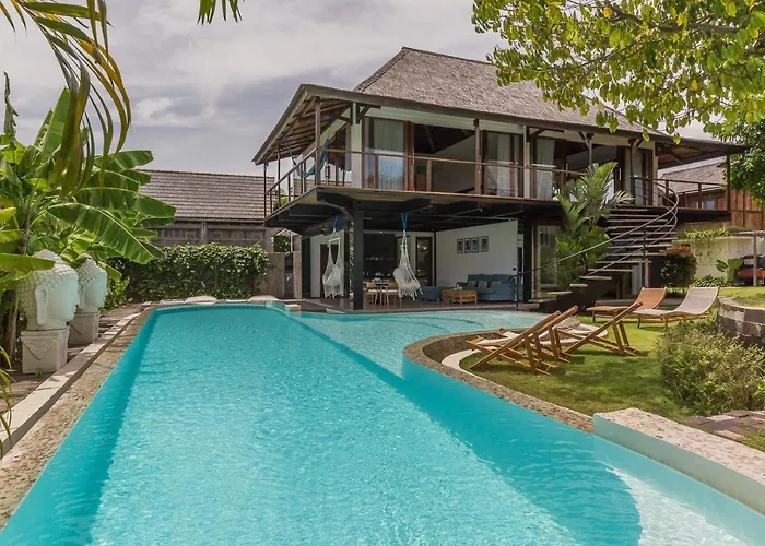 Tropical 5 Bedroom In The Heart Of Villa *
