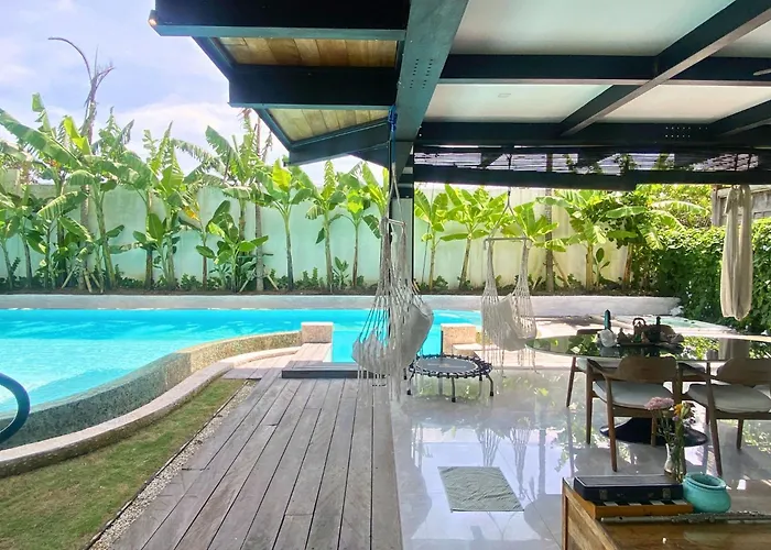 Tropical 5 Bedroom In The Heart Of Canggu